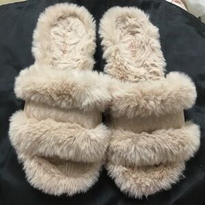 MK Michael Kors Fuzzy Pink Faux Fur MK Logo Monogram Slides Slippers